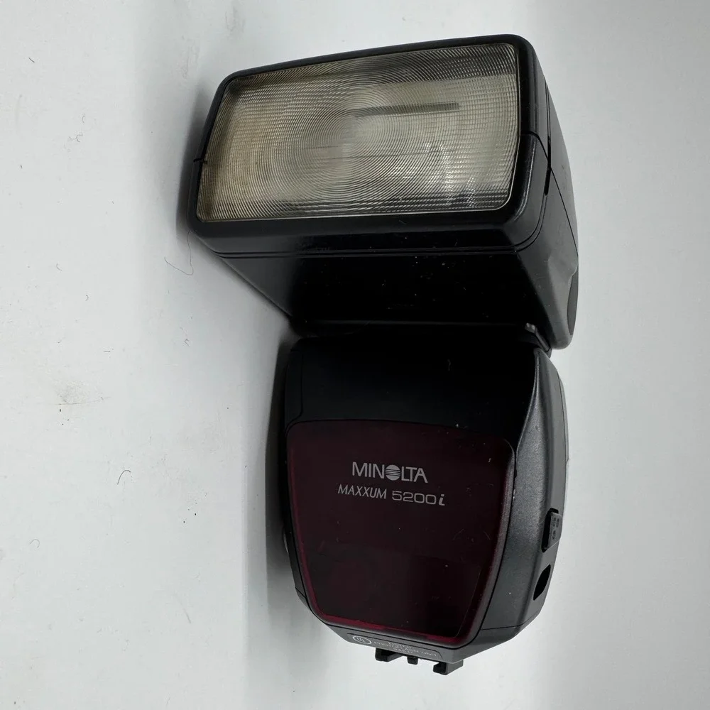 Minolta Maxxum 5200i Program Flash for Maxxum SLR Cameras Black